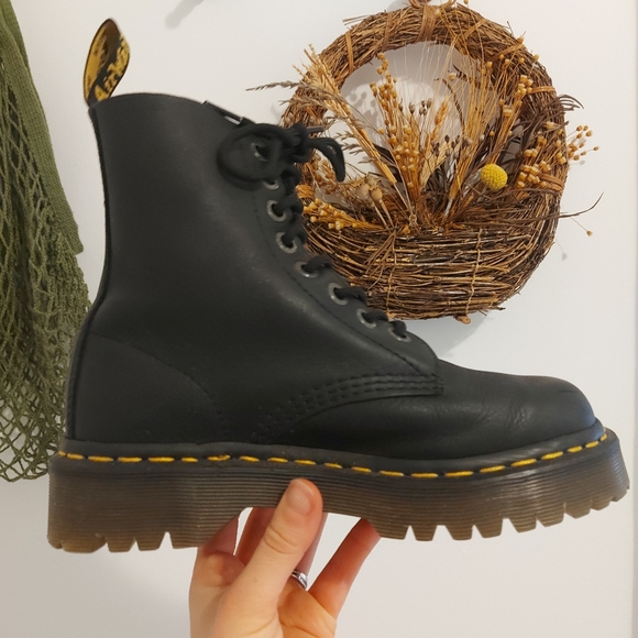 Dr. Martens Jadon Pisa Boot - Picture 4 of 6